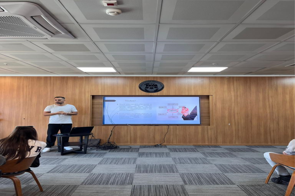 Egzersiz ve Spor Bilimleri Bölümü Öğrencilerine Yönelik Kariyer Yönetimi Konferansı Düzenlendi